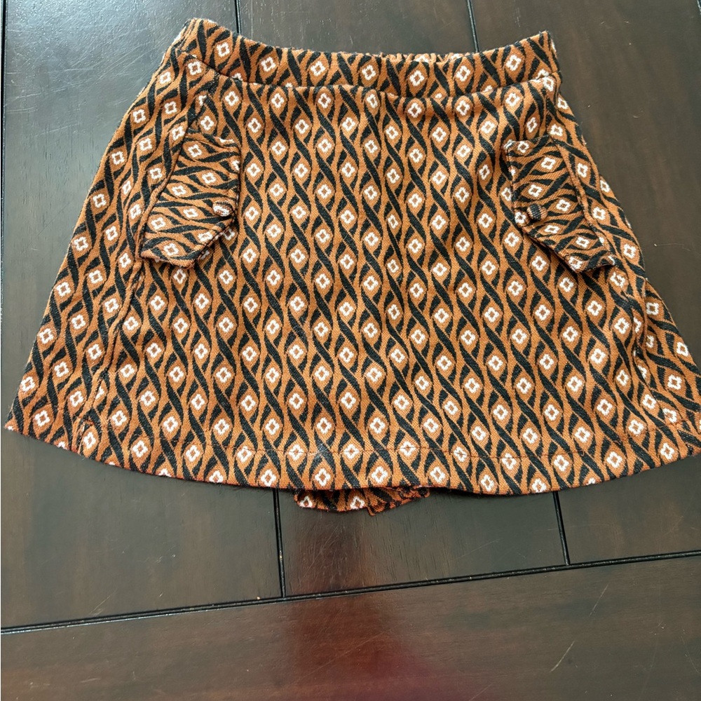 Zara Orange and Black Geometric Skort